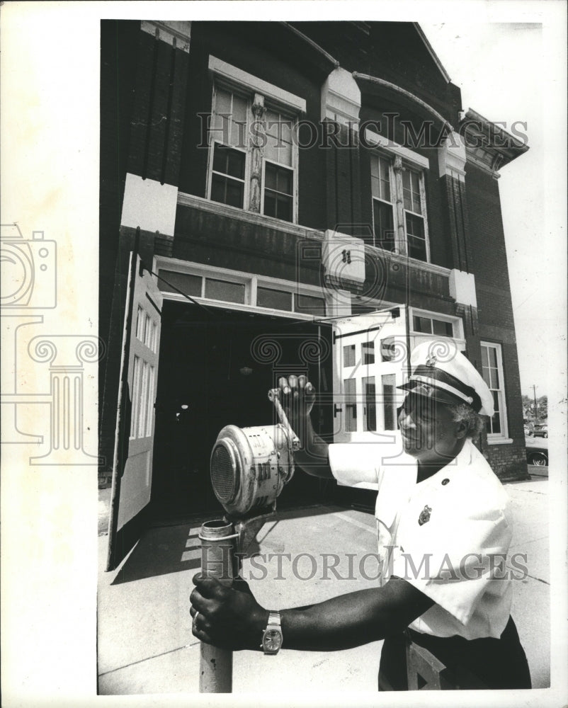 1980 Detroit Fire Department Museum - Historic Images