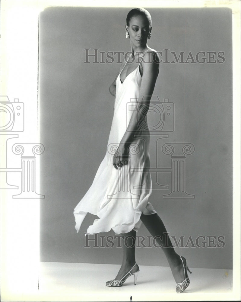 1985 Women&#39;s Fashion - Historic Images