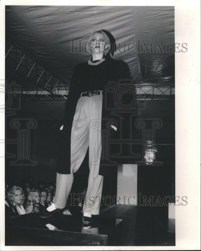 1985 Model Womens Fashion Runway I Magnin - Historic Images