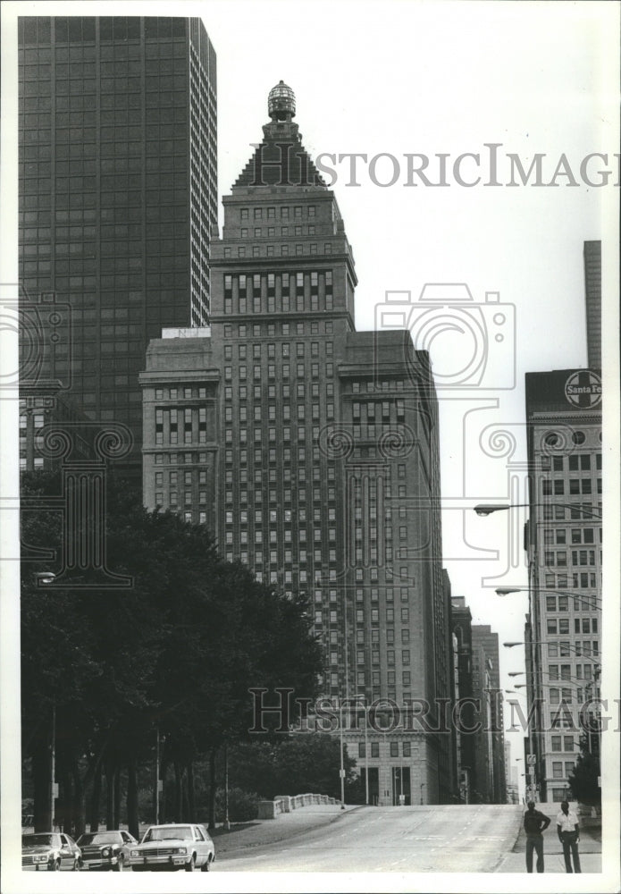 1982 CNA Financial Corporate Center. - Historic Images