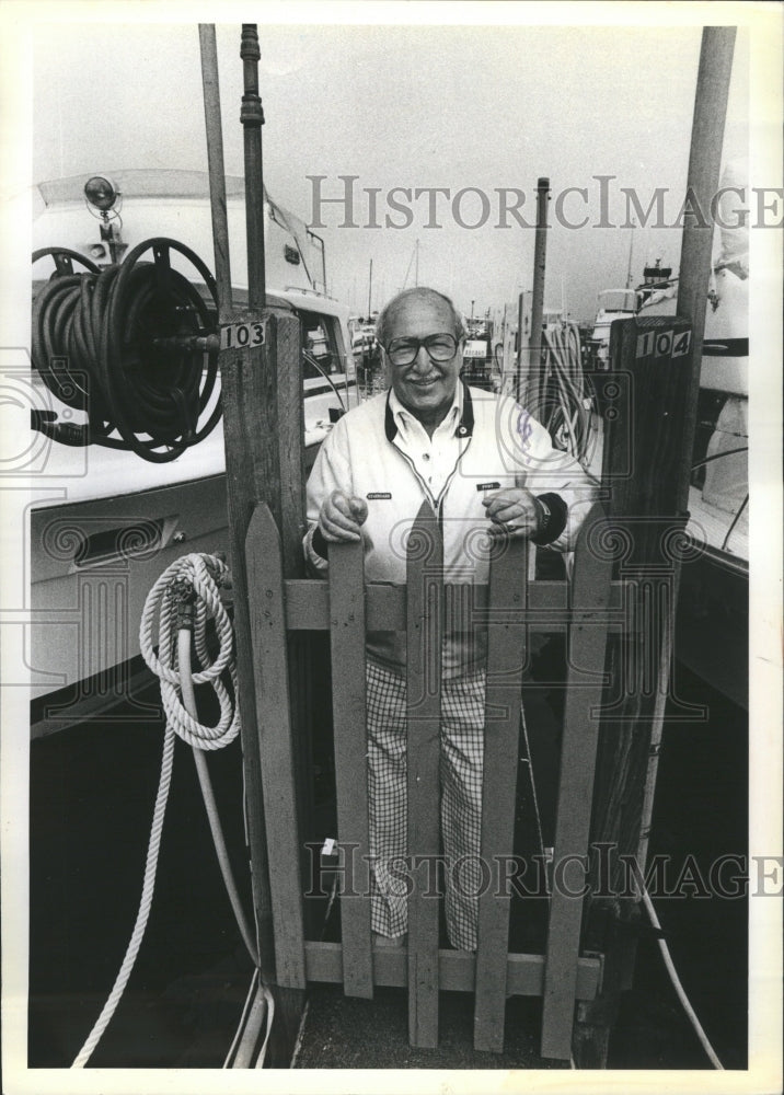 1981 Burnham Harbor Boat Owner Fence Guard - Historic Images