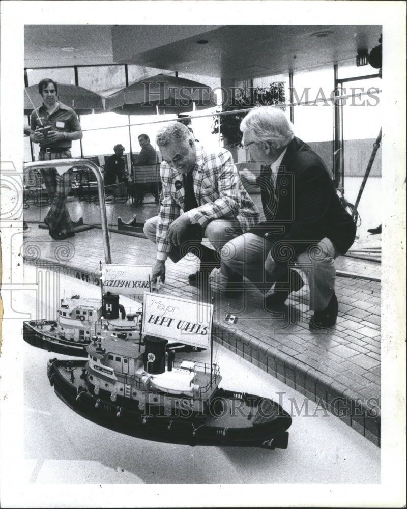 1980 Rubber Ducky Trophy Race Plaza Pool - Historic Images