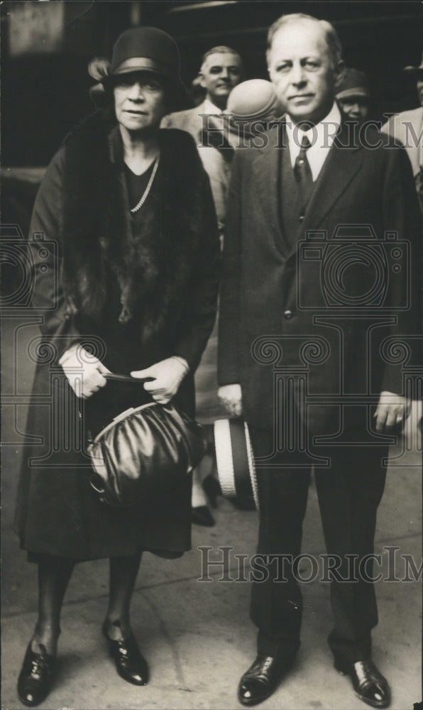 1928 GOP Convention Warren Couple - Historic Images