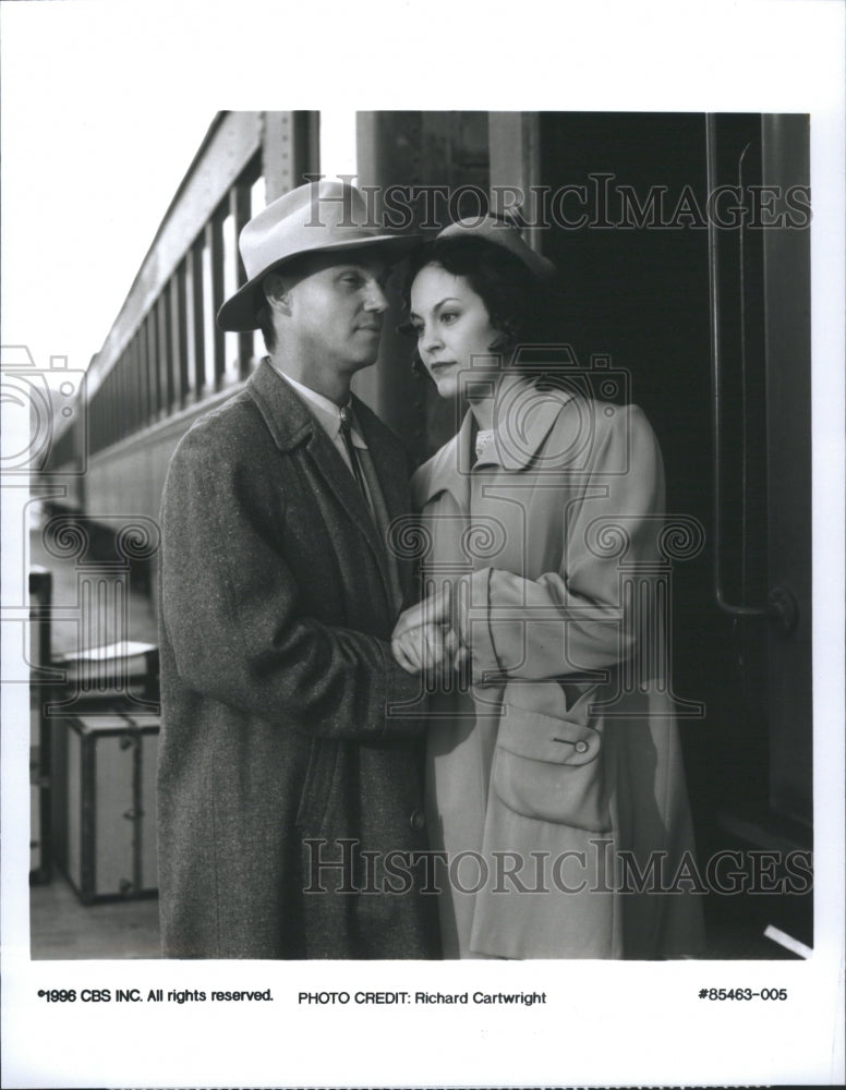 2001 Press Photo Richard Cartwright Love Sees Annabeth - RRR71721 - Historic Images