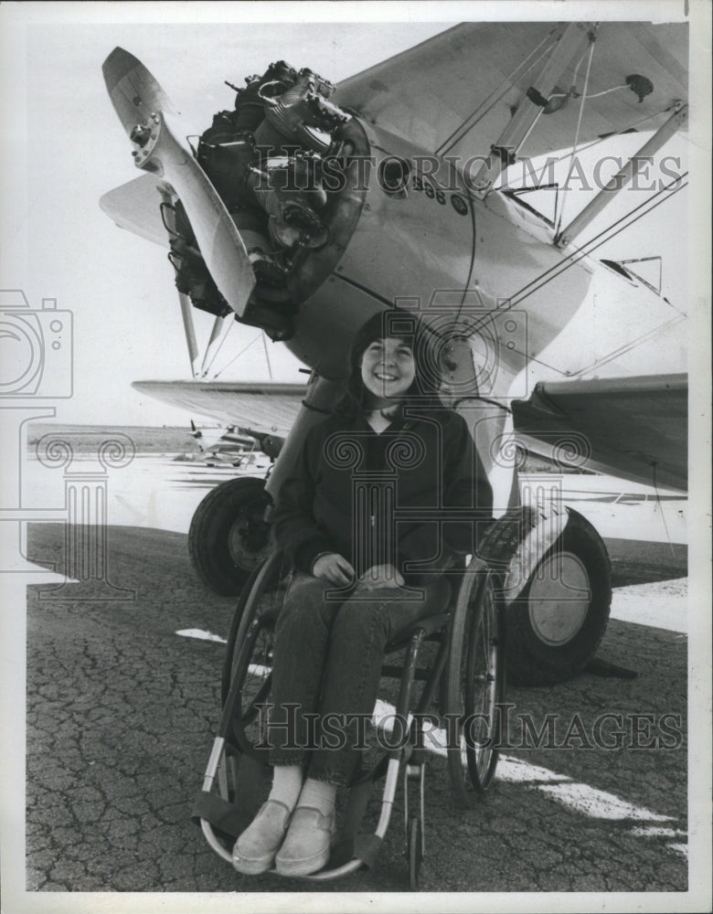 1981 Suzy Gil Strap Paraplegic Sky Ward - Historic Images