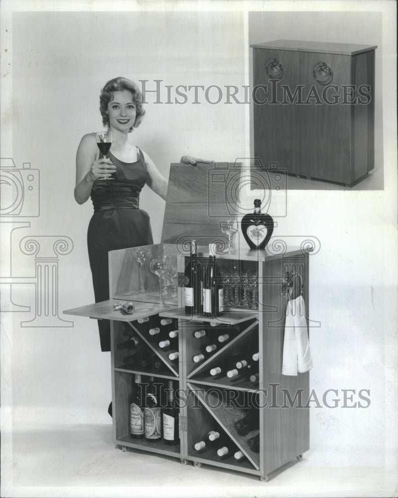 1969 Press Photo Wine Bar Model Displays Advertisement - Historic Images