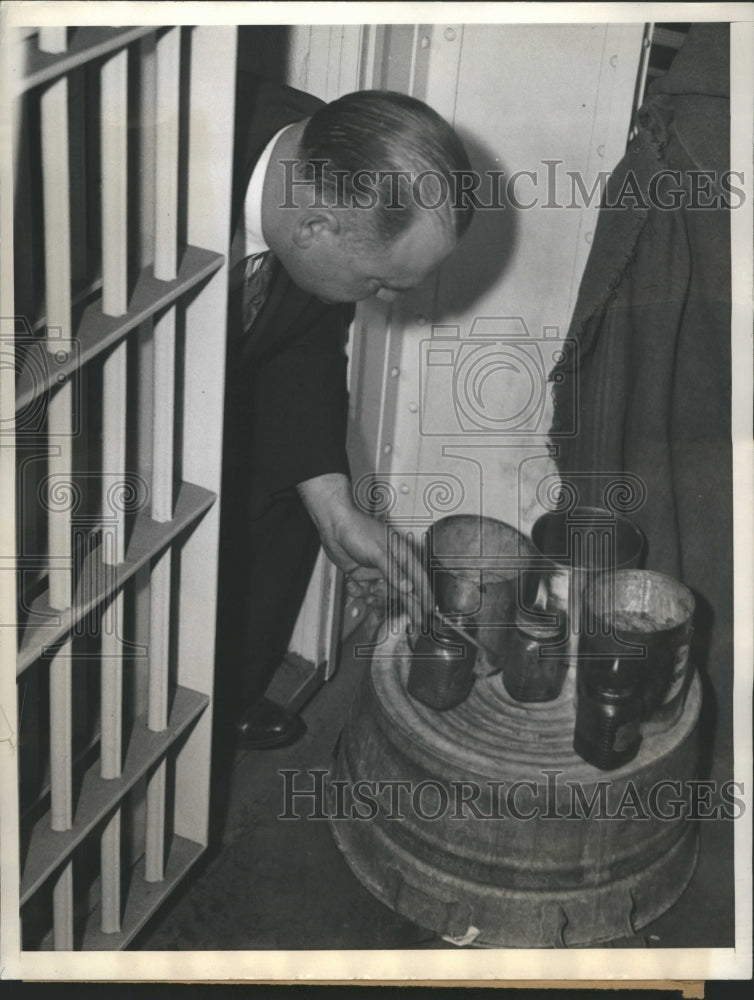 1935 Prisoners Build Still In Cell Detroit - Historic Images
