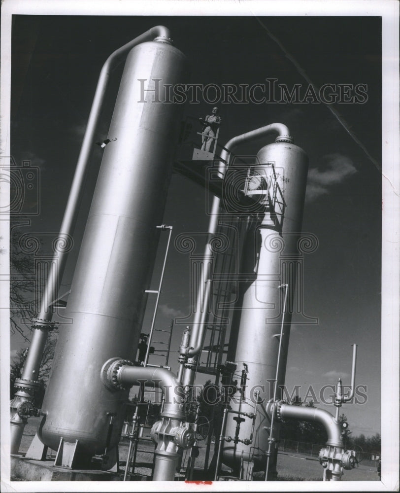 1953 Natural Gas Moisture Control Apparatus - Historic Images