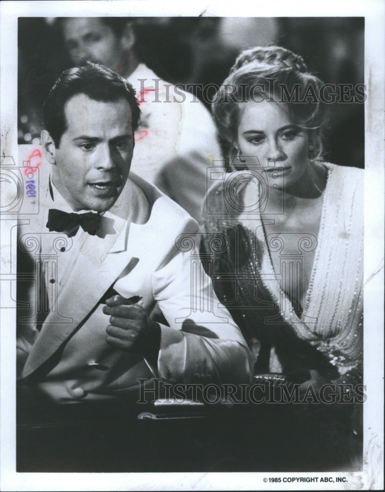 1986 Bruce Willis Cybil Shepherd Acting - Historic Images