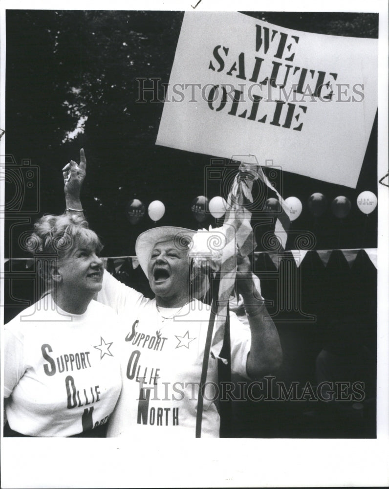 1987 Supporters rallying for Oliver North - Historic Images