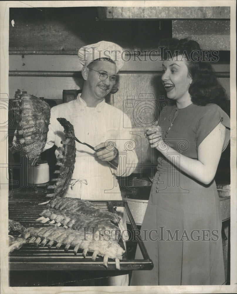 1947 Chef James Barger shows Joanne Byrne - Historic Images
