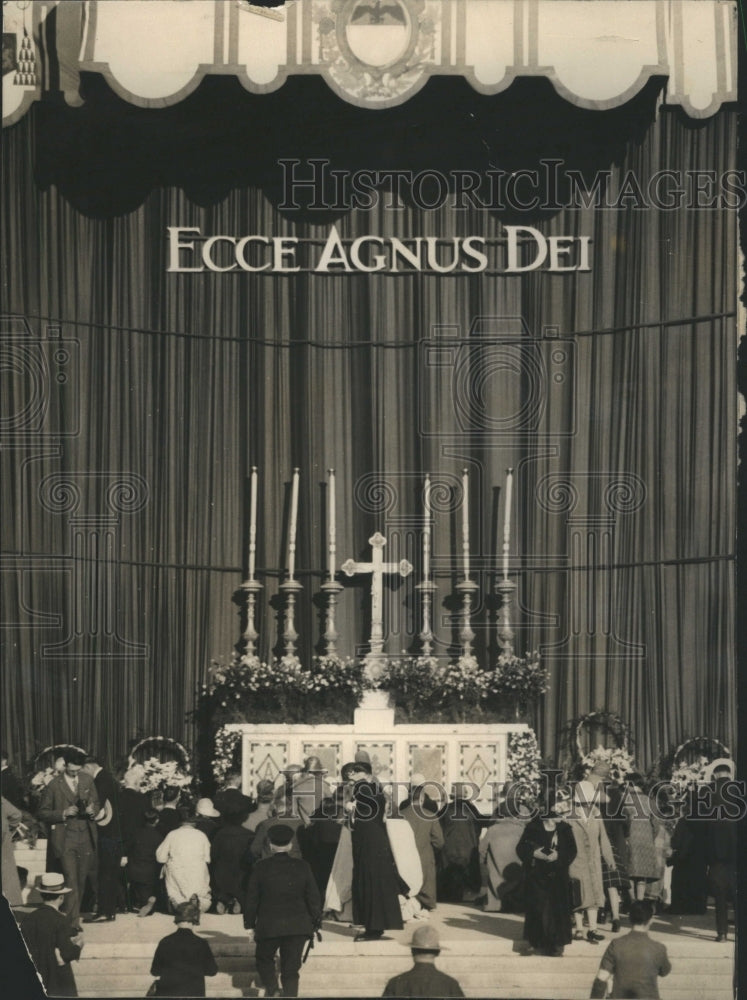 1986 Ecce Agnus Dei Eucharistic Congress - Historic Images