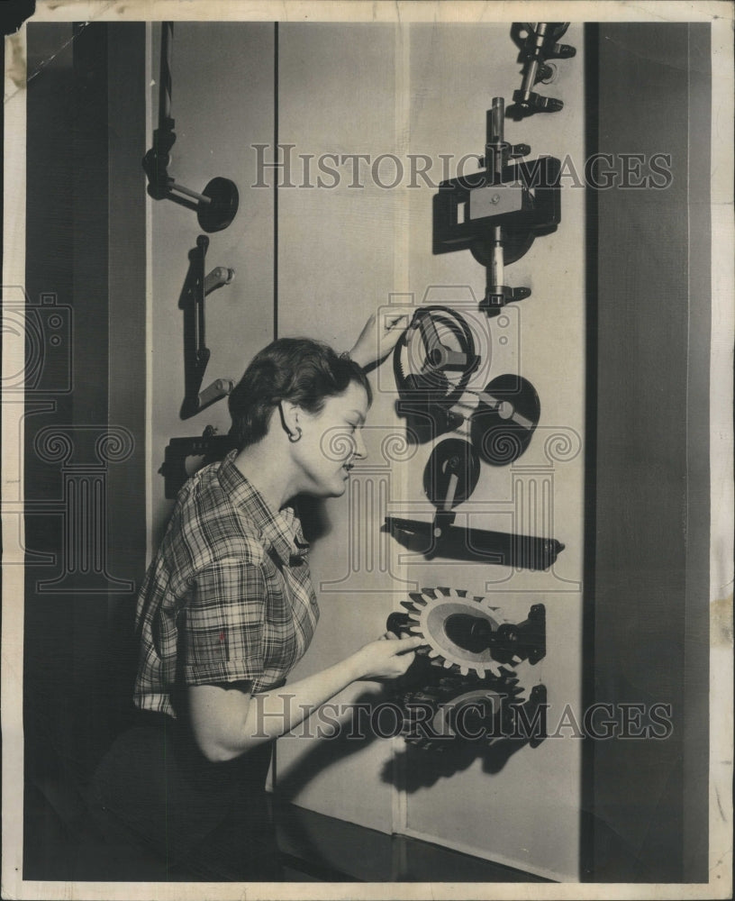 1950 Physics Exhibit Museum Science - Historic Images