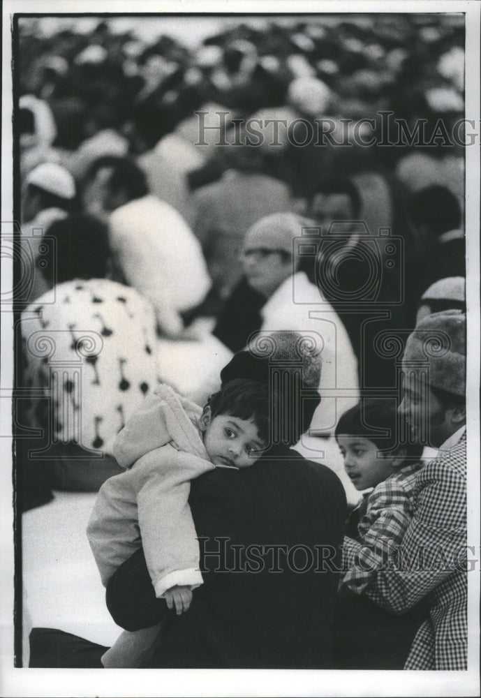 1975 Muslims - Historic Images