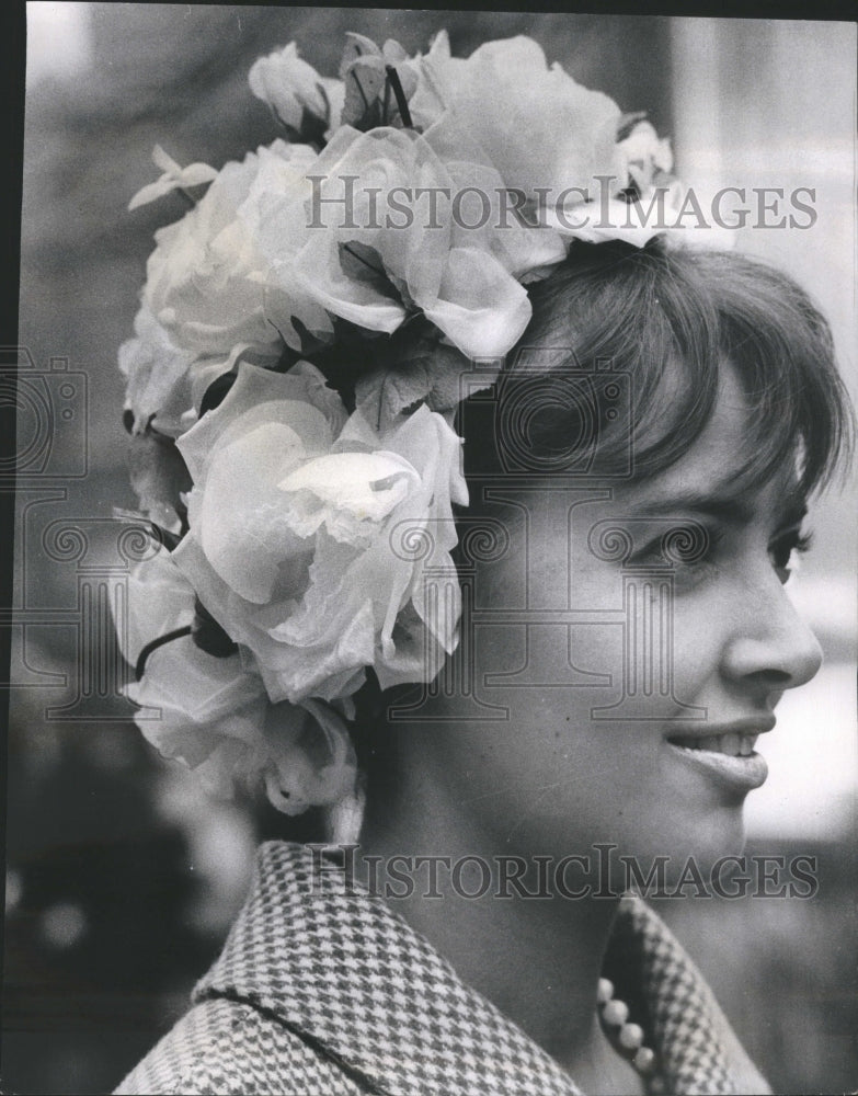 1967 Press Photo Easter Sunday Bonnet Parade Chicago - Historic Images