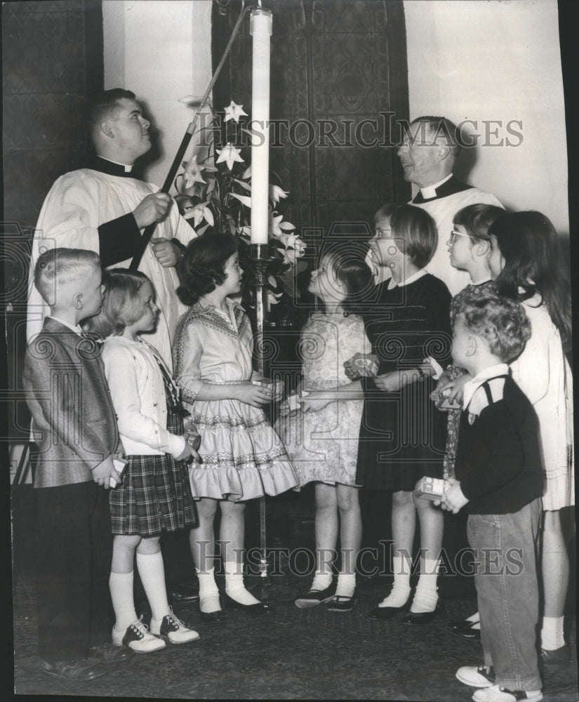 1960 Paschal Candle Lighting Episcopal Chur - Historic Images
