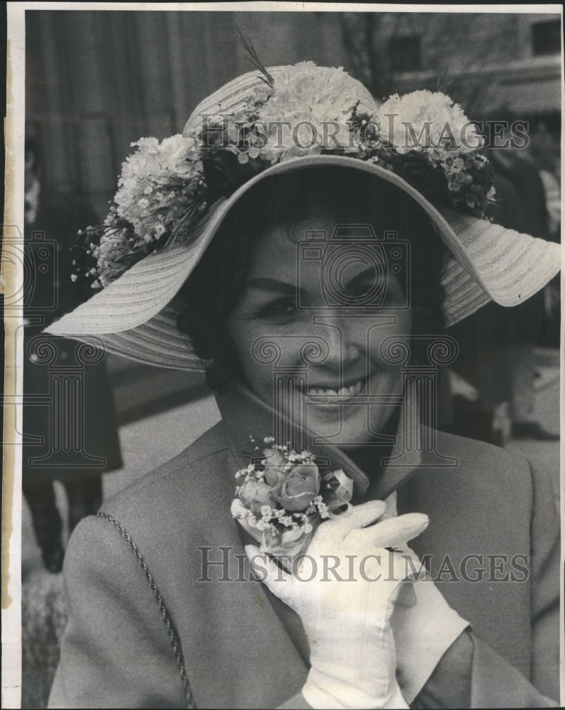 1972 Easter Parade Betty Gibson Hat Stelter - Historic Images