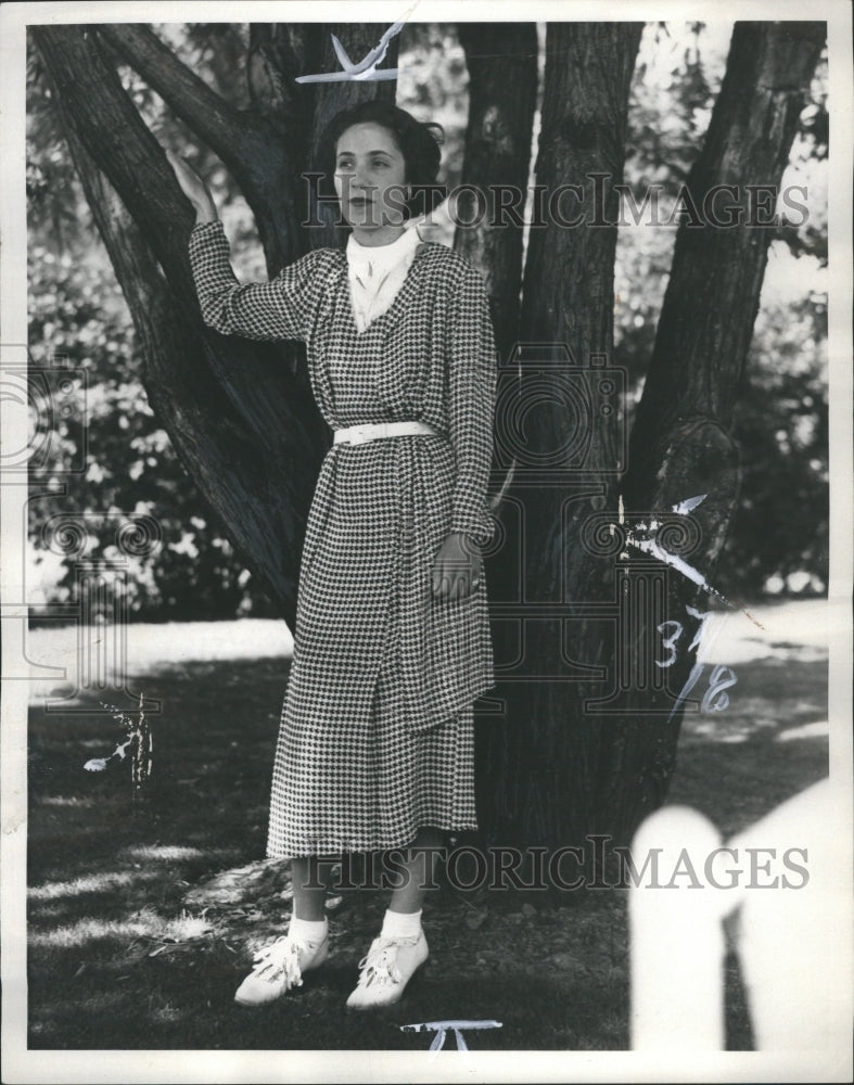 1938 Press Photo Jan Rickel ArminRickel Trees Lady - Historic Images
