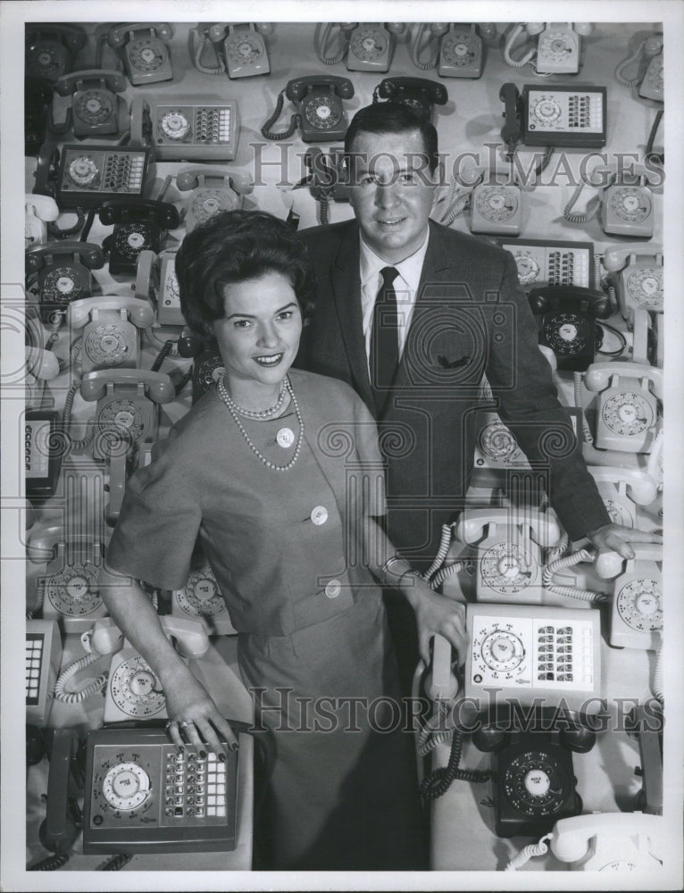 1960 Nancy Hanschman Douglas Edwards Electr - Historic Images