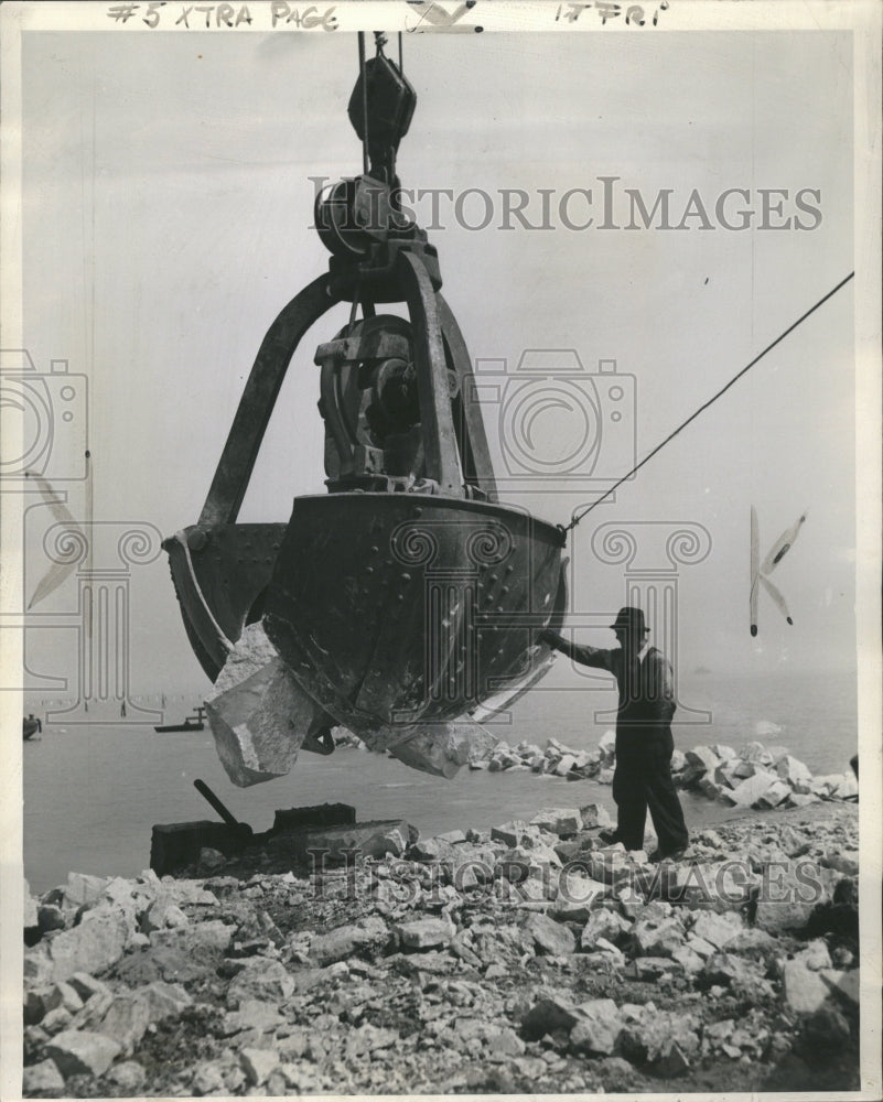 1939 Breakwaters - Historic Images