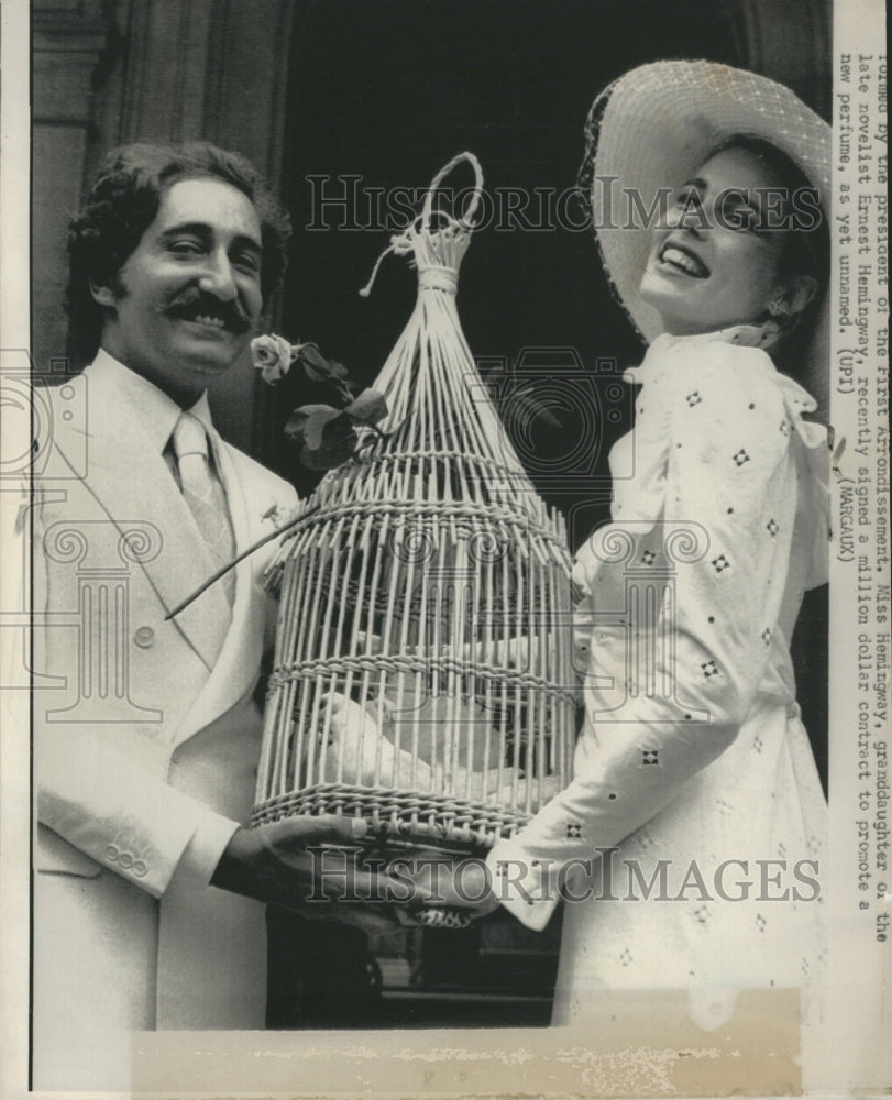 1975 Miss Hemingway Ernest Ernol Wetson - Historic Images