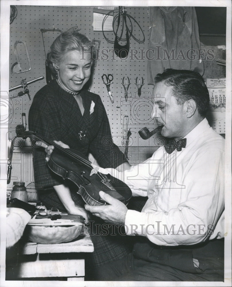 1961 Florence Sabatini Violinist - Historic Images