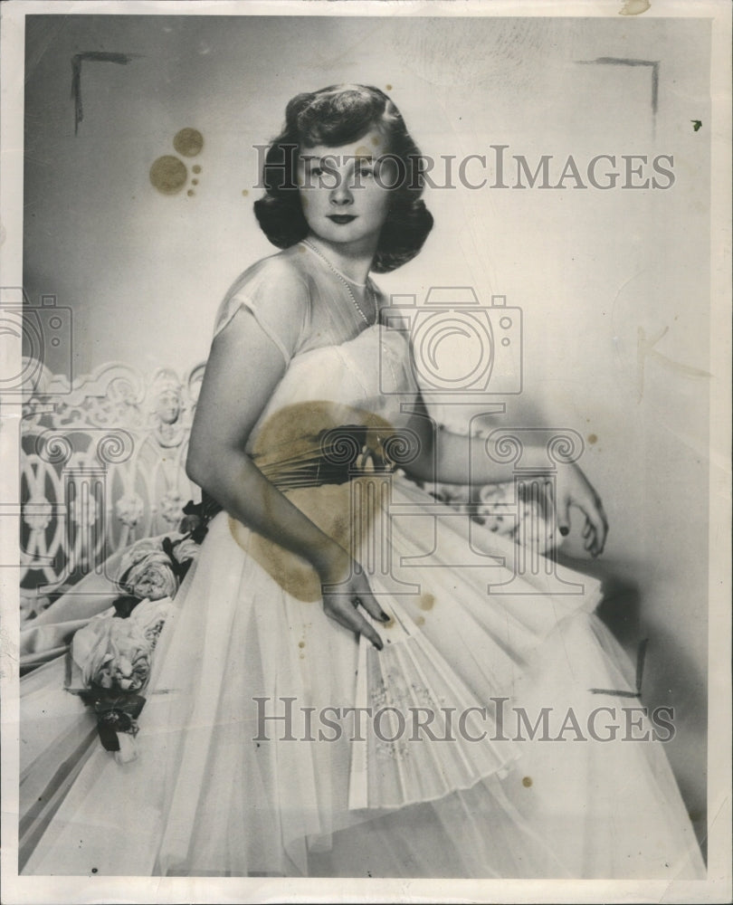 1948 Mrs. Chas. Parker Sagar Gown Suzanne - Historic Images