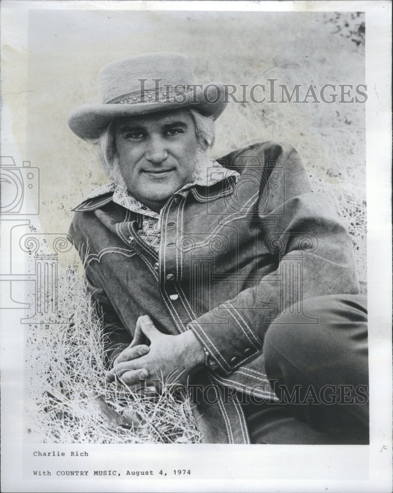 1974 Charlie Rich Country Singer - Historic Images