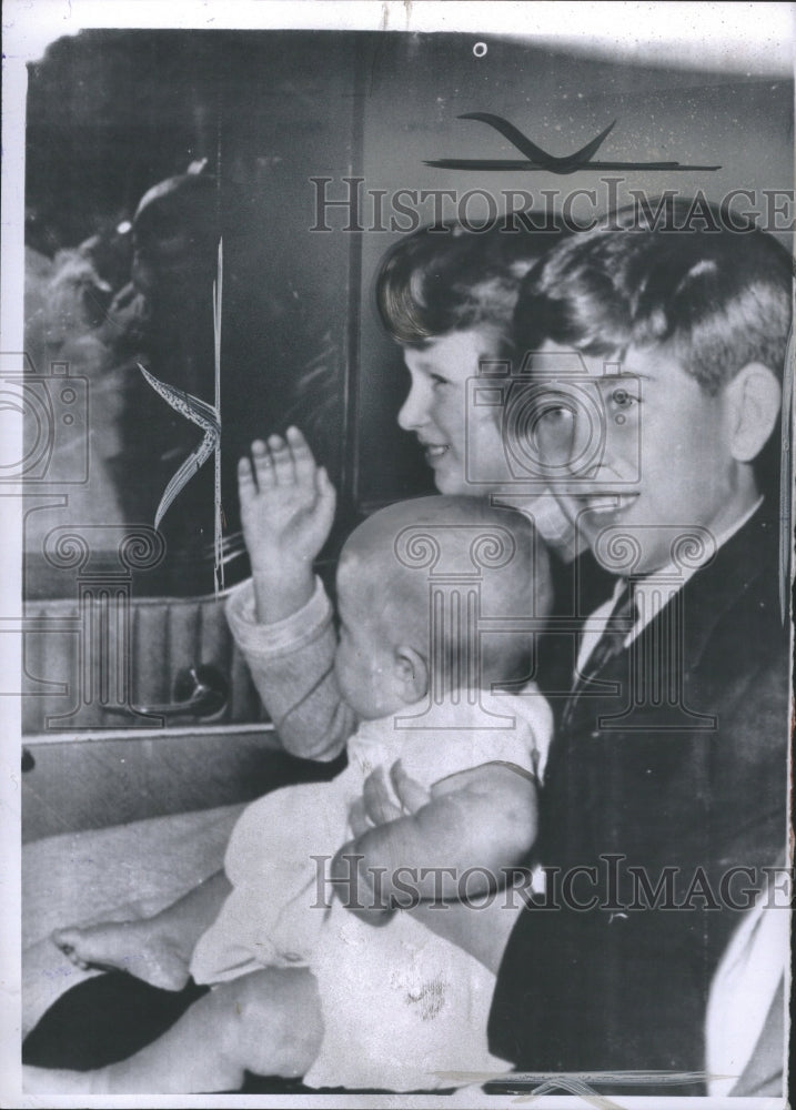 1960 Princess Anne, Prince Charles and Andr - Historic Images