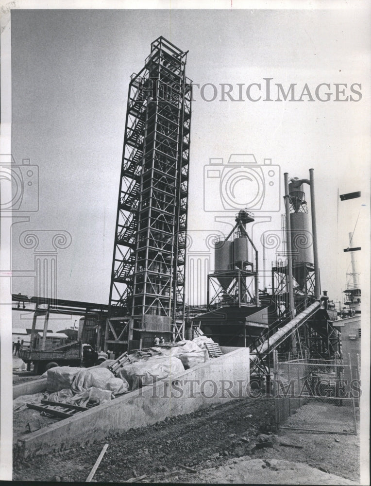 1970 Coal Gas Machine Crunched Reactor - Historic Images