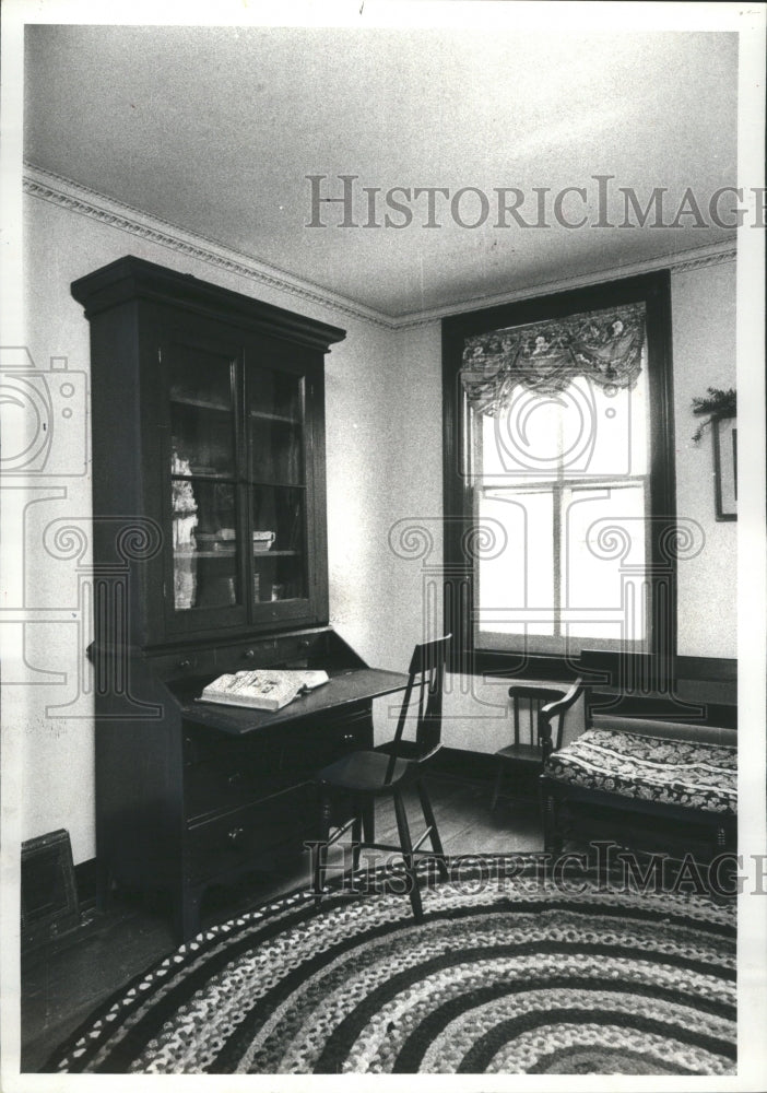 1985 Home Antiques - Historic Images