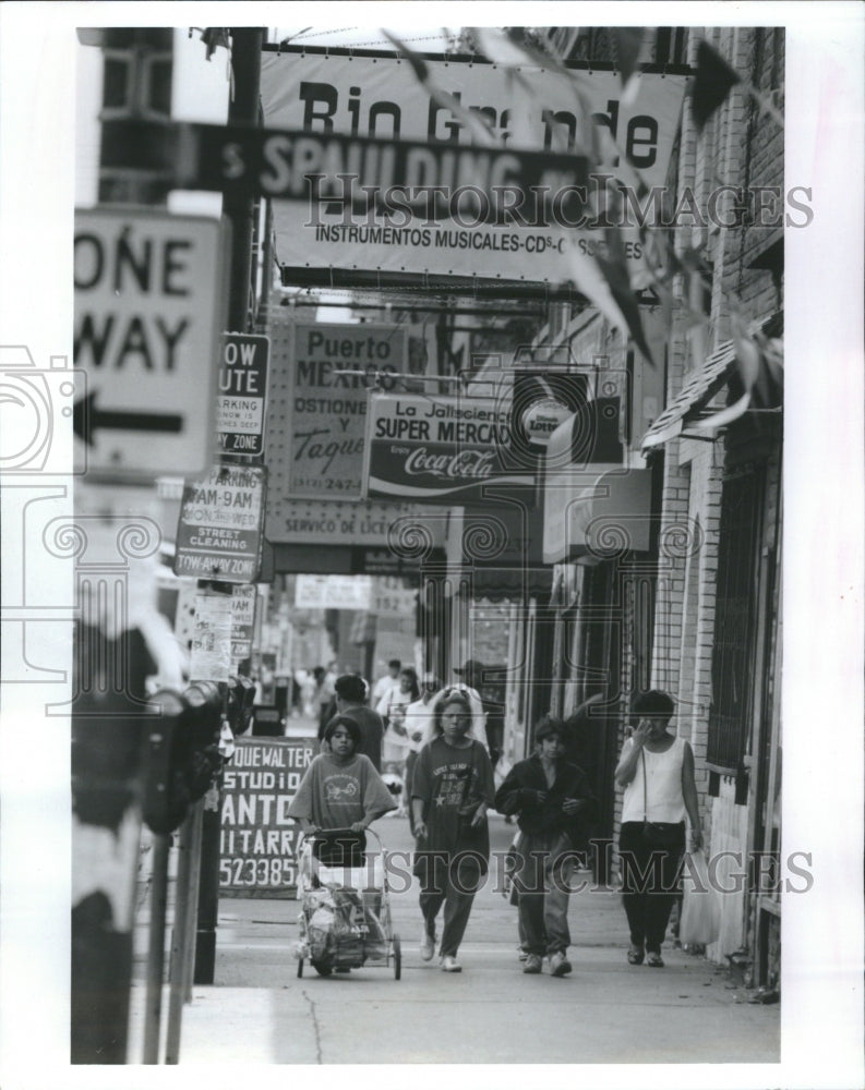 1994 Residents Latino Little Village Vote - Historic Images