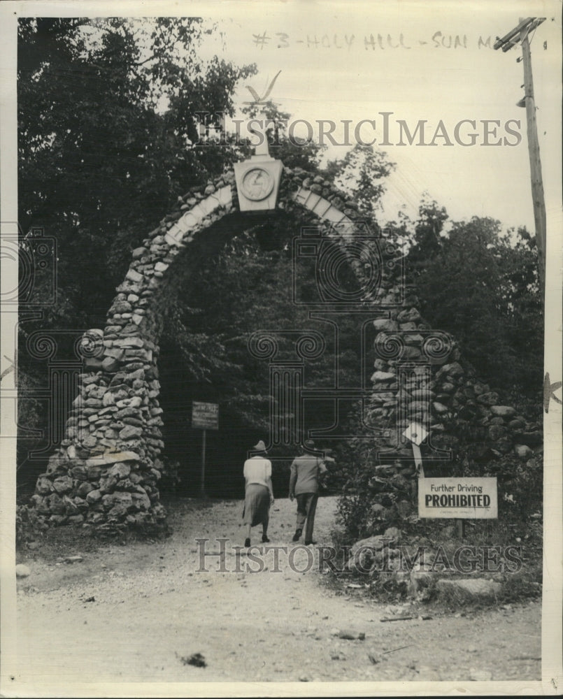 1939 Press Photo Holy Hill Entrance Shrine Milwaukee - Historic Images