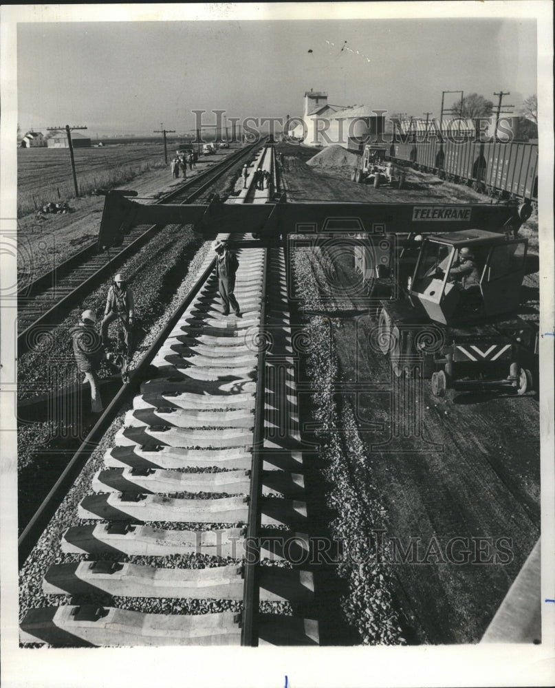 1974 New Concrete Railroad Ties Tested - Historic Images