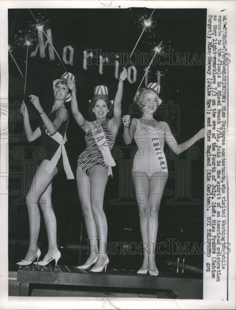 1962 Miss Universe contestants light sparkl - Historic Images