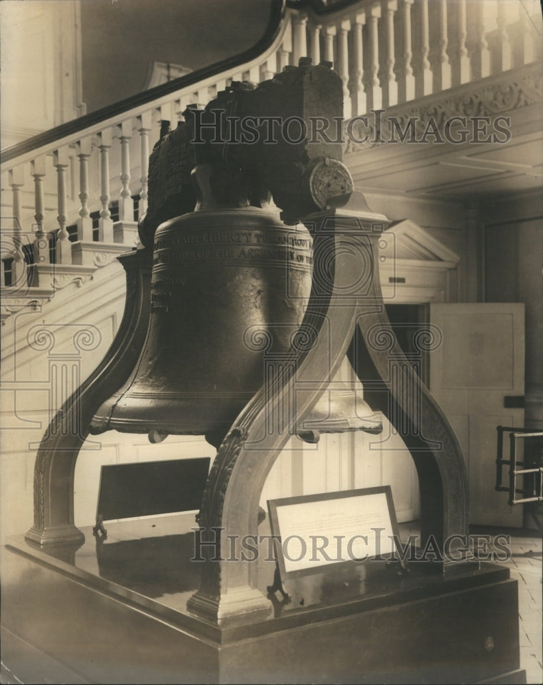  Liberty Bell - Historic Images