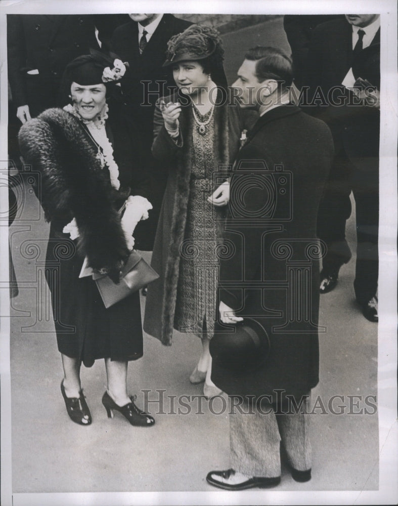 1938 The Queen and King as they visited McM - Historic Images