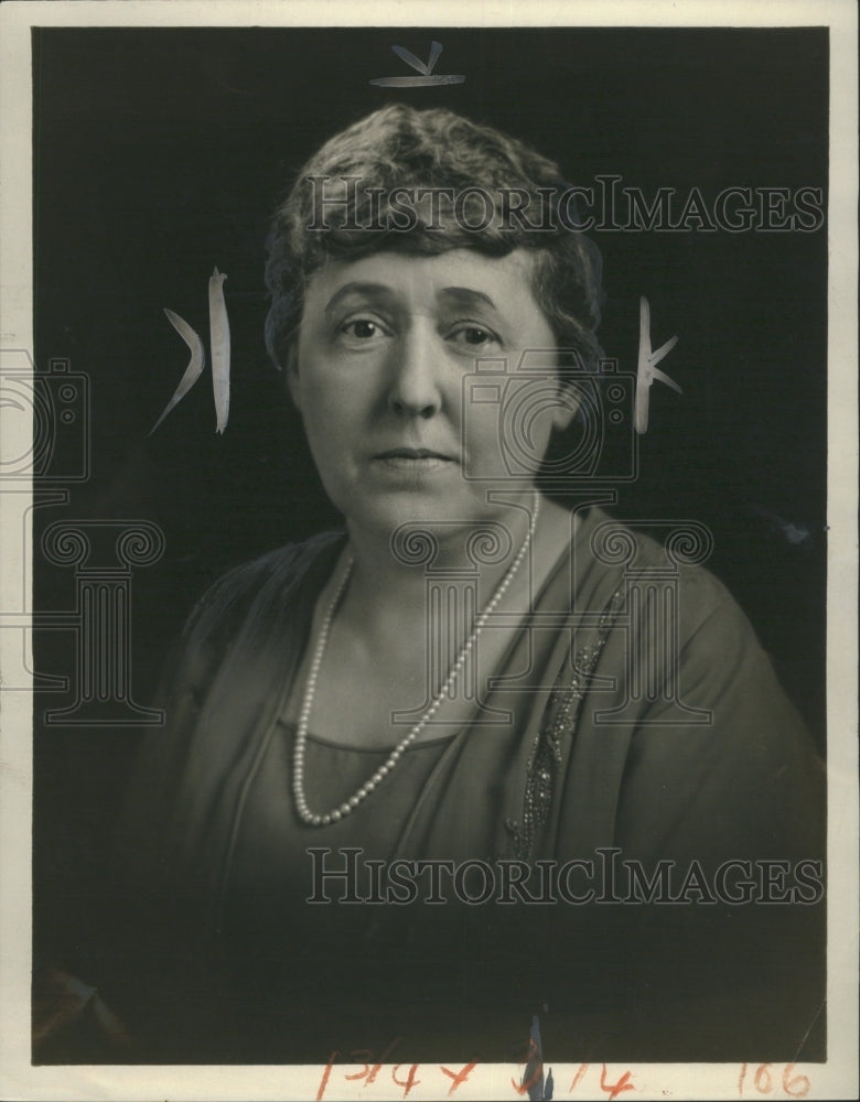 1931 Press Photo Mrs Chatfield HP Womens Club Pub - Historic Images