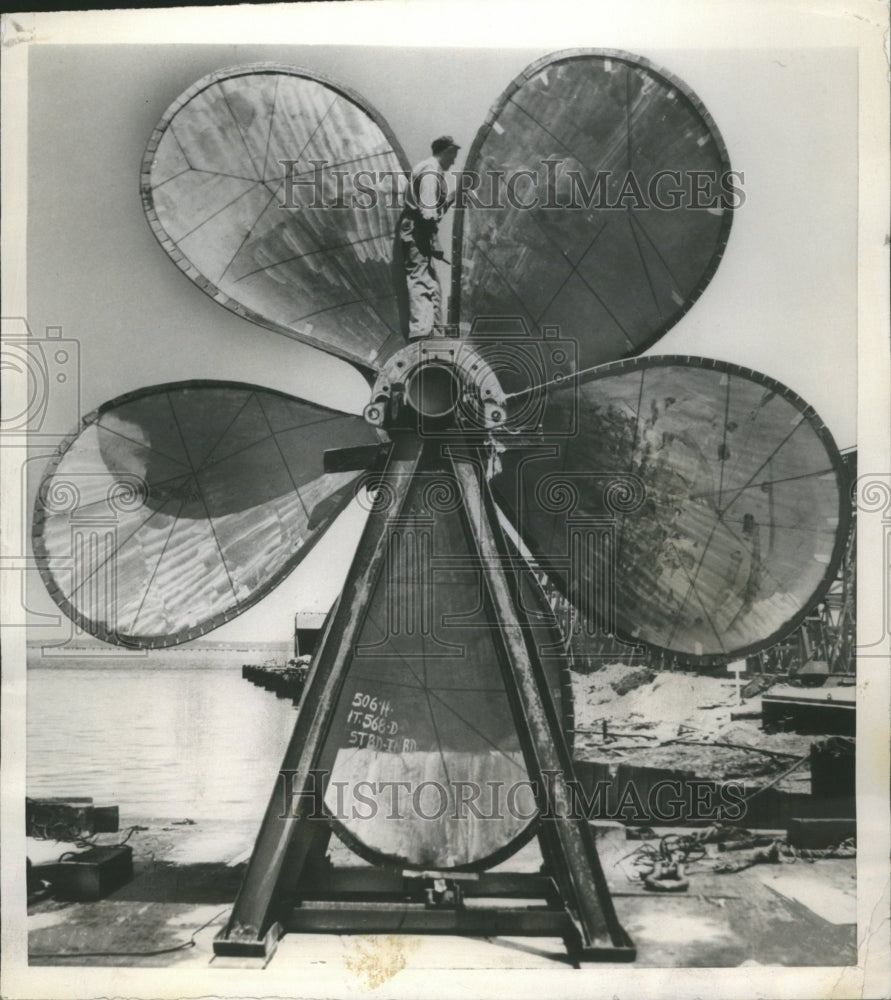1955 Propeller - Historic Images