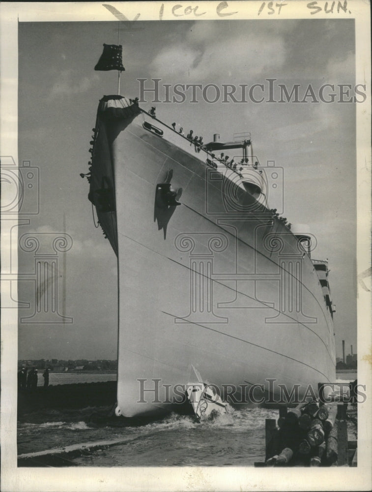 1943 The Aquarius ship - Historic Images