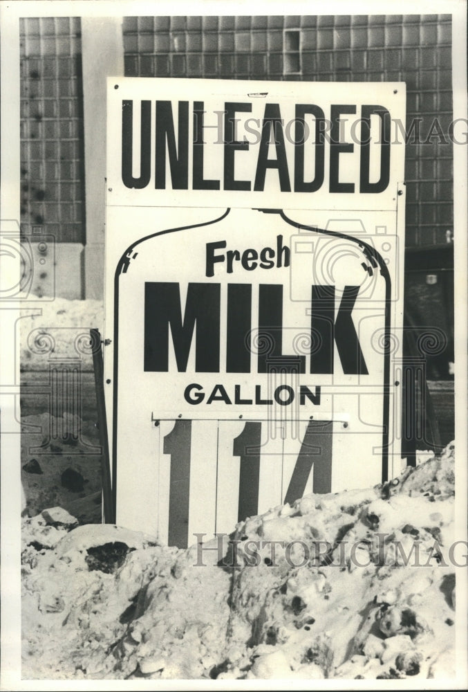 1978 Unleaded Milk - Historic Images