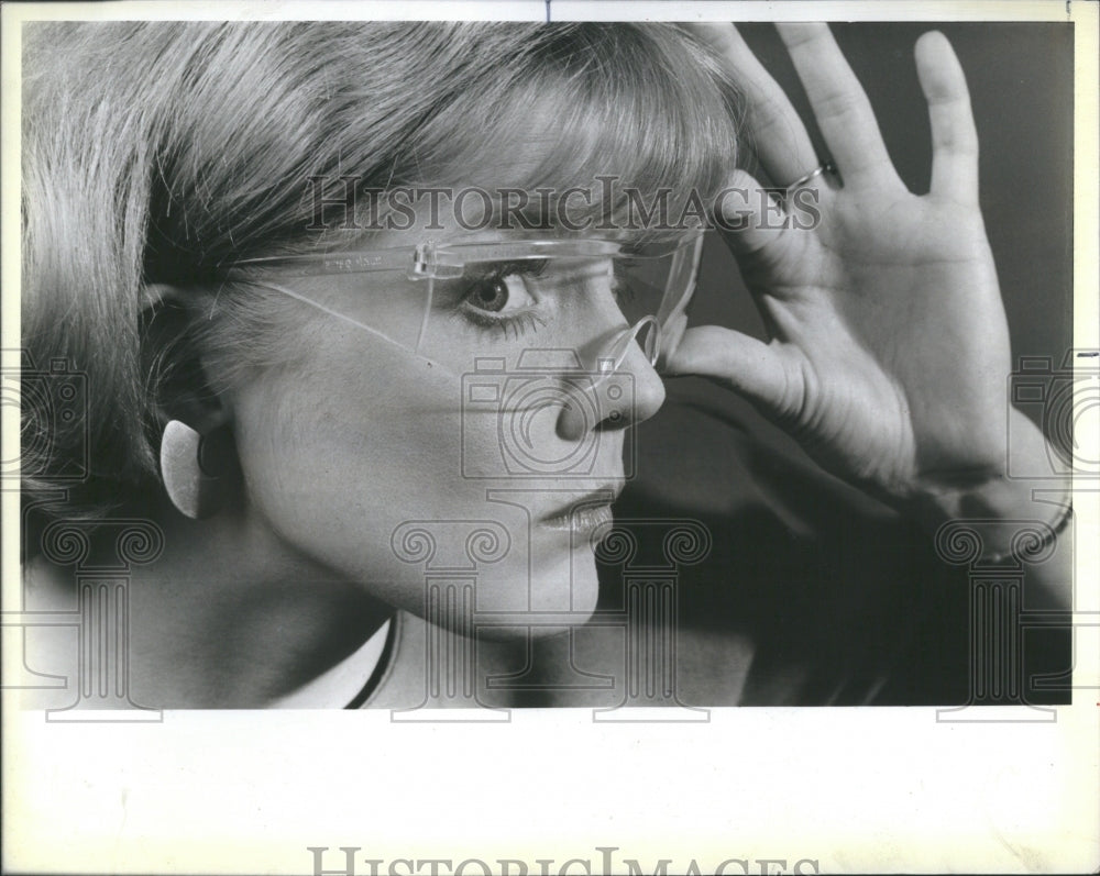 1964 Wraparound fun glasses by Highbeat - Historic Images