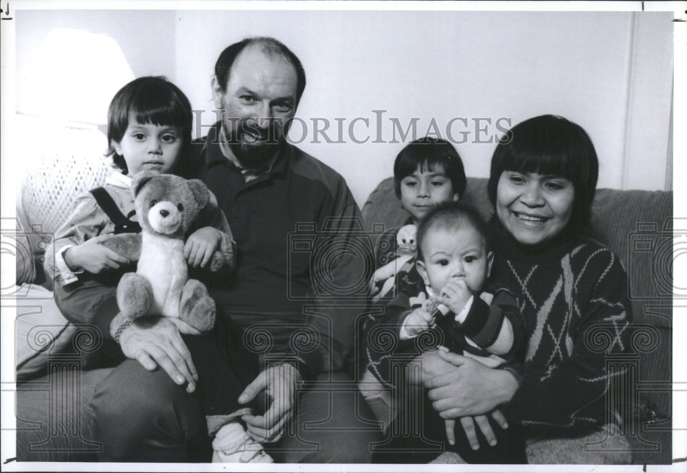 1991 Kenneth Good Yarina David Daniel - Historic Images