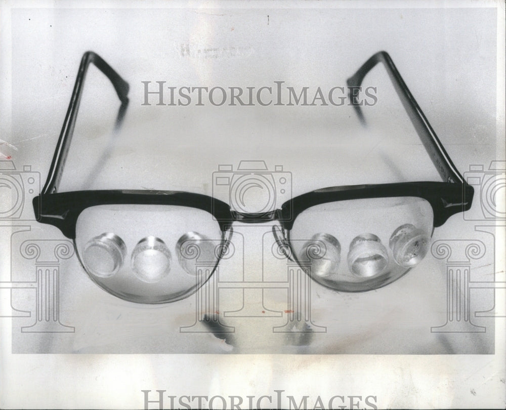 1961 Eyeglasses with tiny telescopic units - Historic Images