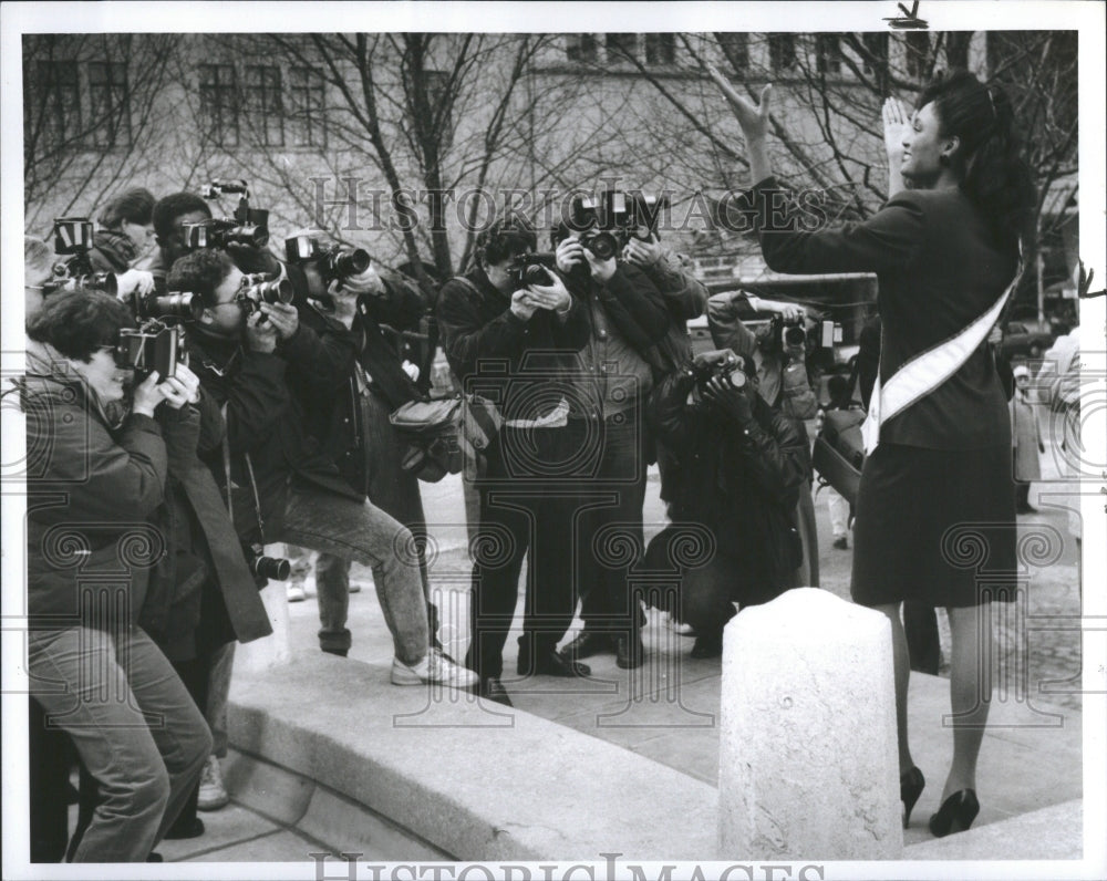 1990 Miss USA Detroit Carole Giat Mountain - Historic Images