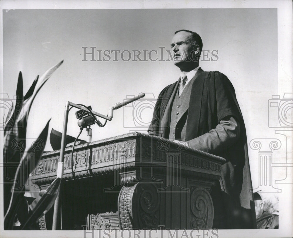 1950 Press Photo Oliver Shewell FranksEnglish Civil Ser - Historic Images
