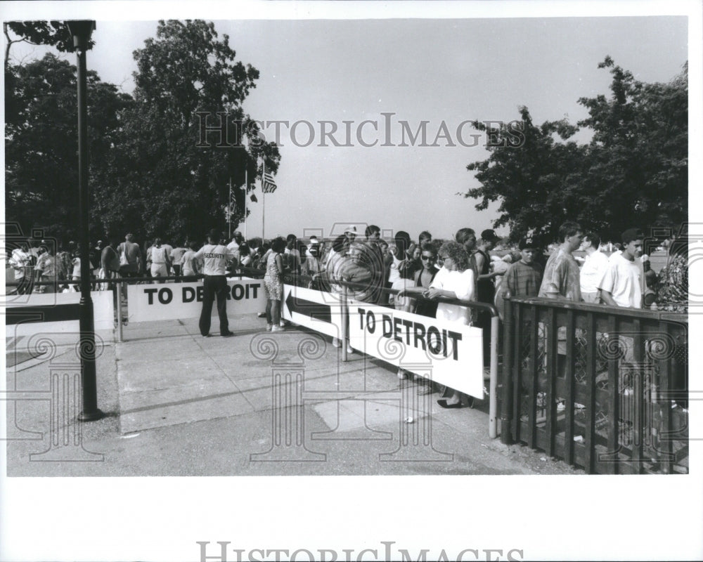 1991 Us Immigration line - Historic Images