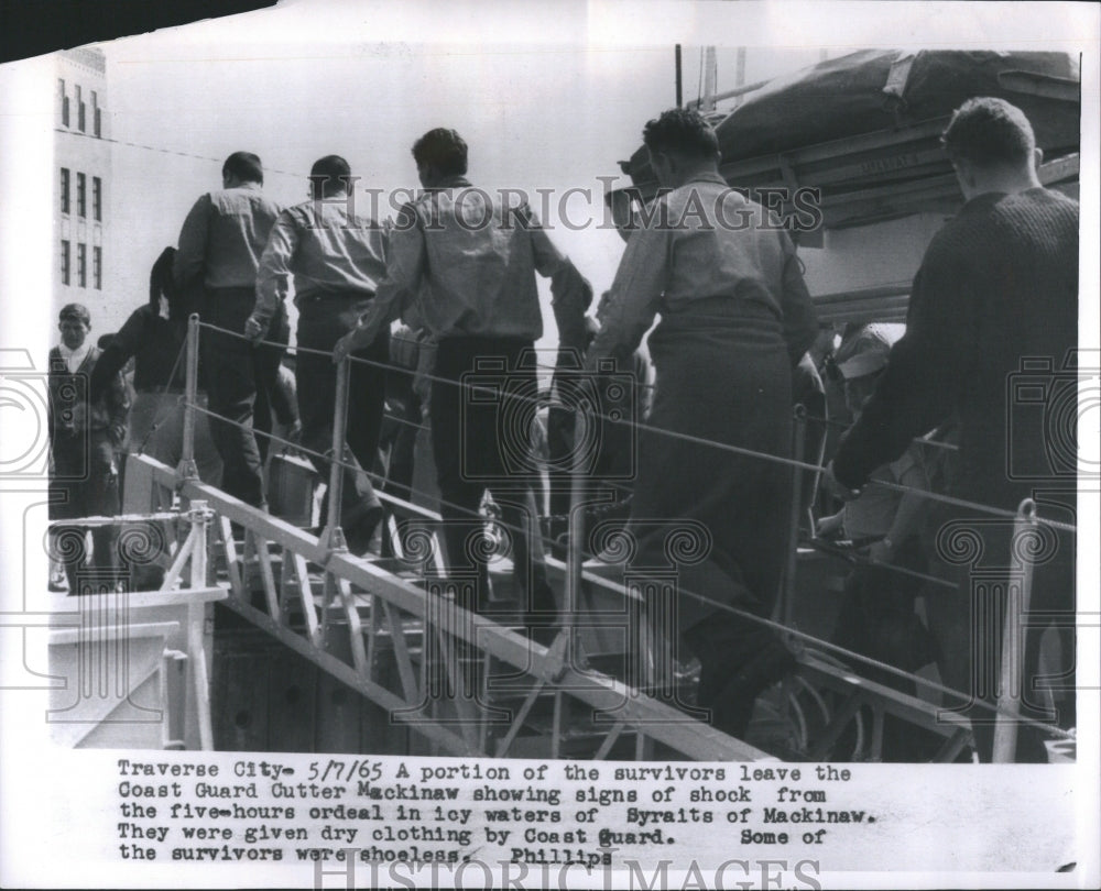 1965 Travers City Coast Guard Cutter Mackin - Historic Images