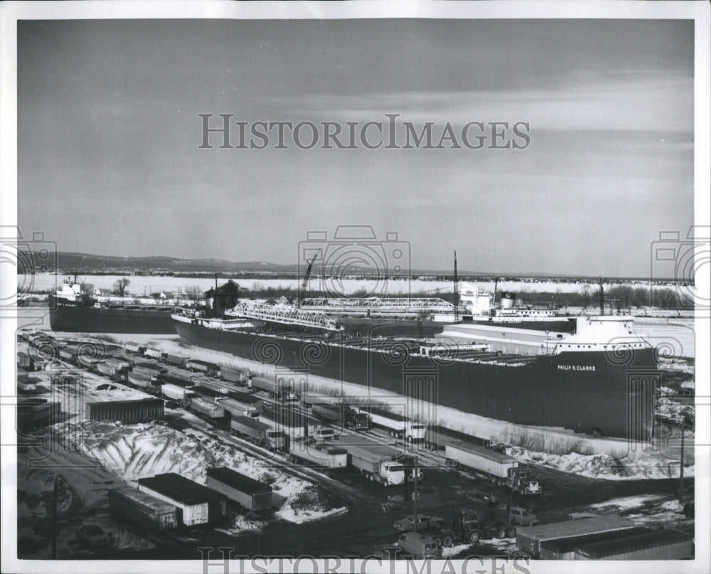 1982 Philip R Clarbe Beach Many Ship Yards - Historic Images