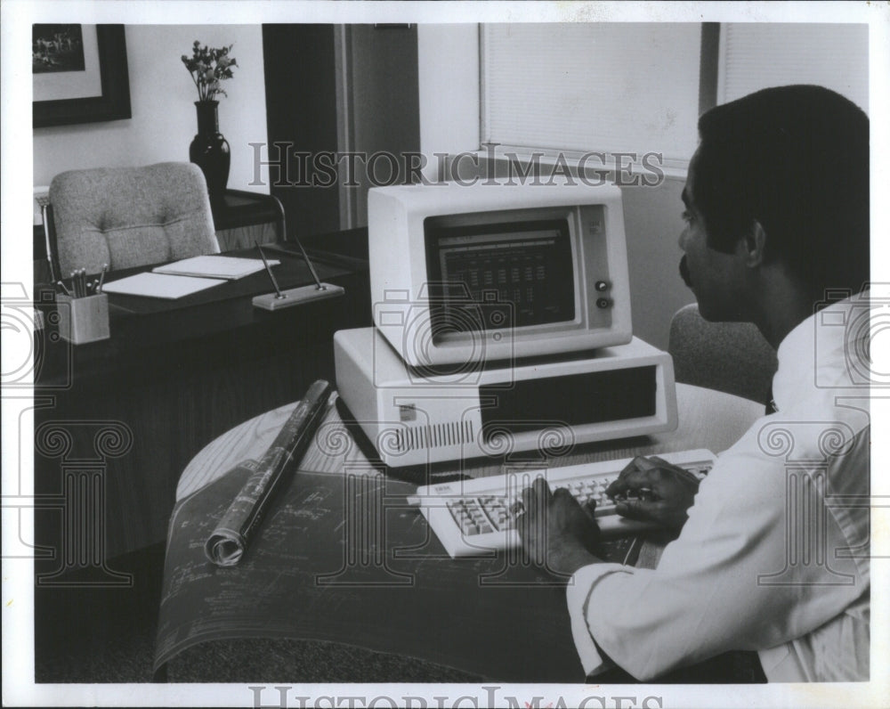 1986 IBM PC - Historic Images